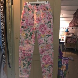 BDG floral pattern mom jeans size 25